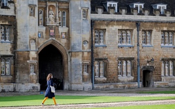 Sinh viên ĐH hàng đầu ở Anh cân nhắc bỏ học, vì sao?