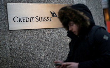 "Bão" khủng hoảng ngân hàng chuyển sang châu Âu