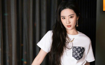 Lưu Diệc Phi ăn mặc táo bạo, liệu còn hình ảnh “thần tiên tỷ tỷ”