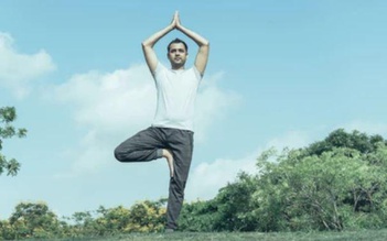 Ngày mới với tin tức sức khỏe: Bạn có đứng được 1 chân trong 20 giây?