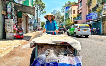 TP.HCM mùa nắng nóng: Nắng xây xẩm, nhiều người vã mồ hôi khi phải ra đường giữa trưa