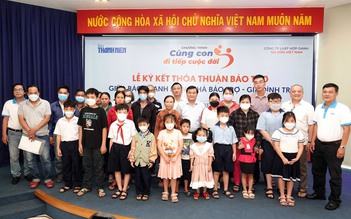 Cùng con đi tiếp cuộc đời: Vòng tay người Việt ở nước ngoài nâng niu trẻ mồ côi