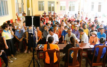 Thầy thuốc trẻ khám, phát thuốc miễn phí cho gần 500 người khó khăn ở Bình Phước