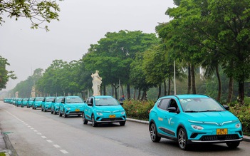 Hãng taxi điện đầu tiên chính thức lăn bánh tại Hà Nội