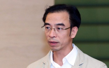 Cựu Giám đốc Bệnh viện Tim Hà Nội Nguyễn Quang Tuấn hầu tòa