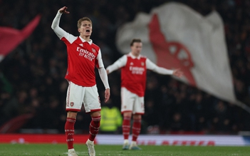Ngoại hạng Anh: Hy vọng vô địch của Arsenal lung lay sau trận 'hút chết' trước Southampton