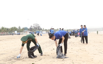 300 thanh niên Quảng Ninh làm sạch biển