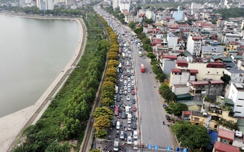 Hà Nội: Bến xe đông nghịt, cửa ngõ ùn tắc trước dịp nghỉ lễ 30.4 - 1.5