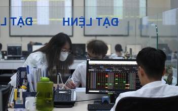 Cổ phiếu bất động sản vụt tăng sau tin giảm lãi suất từ Ngân hàng Nhà nước
