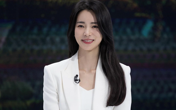 Style của 'nữ ác nhân Glory' Lim Ji Yeon ngoài đời khiến Lee Do Hyun say đắm