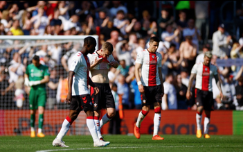 Ngoại hạng Anh: Southampton trở thành đội đầu tiên xuống hạng