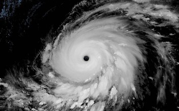 Siêu bão nhiệt đới mạnh nhất năm nay tiến vào Philippines