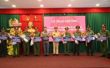 Tây Ninh: Khen thưởng chuyên án triệt phá đường dây vận chuyển, mua bán 180 kg ma túy