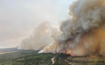 Cháy rừng ở Canada vượt tầm kiểm soát