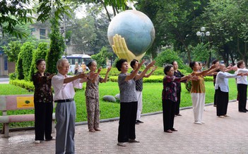 Mong sớm hạ tuổi hưởng trợ cấp cho người già