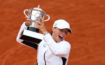 Tay vợt xinh đẹp Iga Swiatek bảo vệ thành công chức vô địch giải Pháp mở rộng