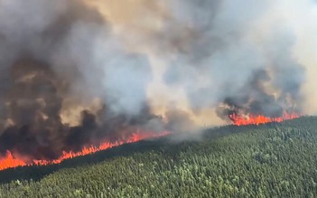 Cháy rừng Canada trở nên dữ dội hơn, có thể kéo dài ‘suốt mùa hè’