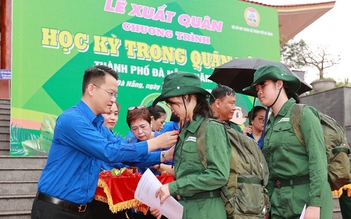 Học viên 'nhí' trải nghiệm Học kỳ trong quân đội tại Đà Nẵng