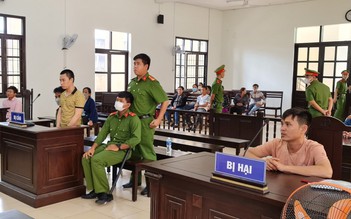 Ninh Thuận: Cầm hung khí tìm chém người chạy xe nẹt pô, nhận 18 năm tù