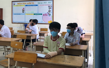 Nam sinh TP.HCM bị gãy cả 2 tay đi thi tốt nghiệp THPT