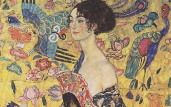 Bức 'Quý bà cầm quạt' của Gustav Klimt bán hơn 108 triệu USD, vượt quá dự đoán