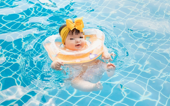 Chuyên gia lý giải có nên cho trẻ nhỏ học bơi thủy liệu