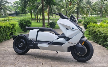 Xe máy điện BMW CE04 đầu tiên Việt Nam