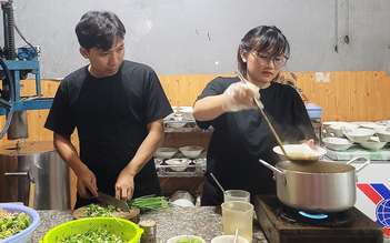 Vợ chồng trẻ lập nghiệp với món bún rạm quê hương, bán giá rẻ bất ngờ
