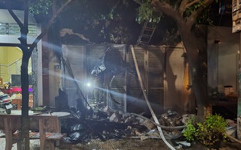 6 người được cứu thoát trong ngôi nhà bốc cháy giữa đêm