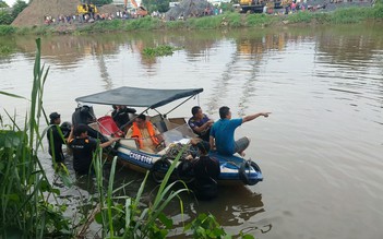 Tìm thấy hai thanh niên đuối nước khi bơi thi qua kênh Xáng ở TP.HCM