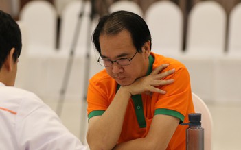 Hy hữu: Kỳ thủ Nguyễn Thành Bảo bị xử thua vì tiếng chuông điện thoại