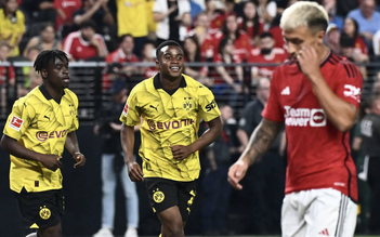 CLB M.U thua ngược Borussia Dortmund dù HLV Erik ten Hag đổi đội hình
