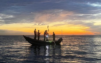 Quảng Nam: Bắt giữ tàu cá khai thác tận diệt nguồn thủy sản
