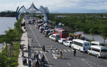 Vật vã du lịch tới đảo Cát Bà