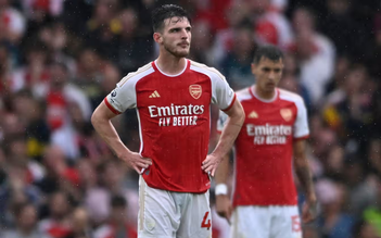 Ngoại hạng Anh: M.U lội ngược dòng vất vả, Arsenal hòa thất vọng trên sân nhà