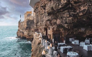 Nhà hàng Grotta Palazzese trong hang động ở Ý - nơi hẹn hò lãng mạn nhất thế giới