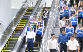 Lãnh đạo TP.HCM lần đầu tiên đi thử toàn tuyến metro