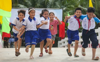 Khánh thành cầu 7 Oai giữa rừng dừa Bến Tre, bà con ‘mừng không thể tả’