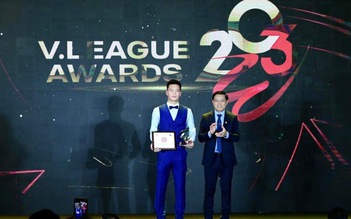 Tiền vệ Hoàng Đức xuất sắc nhất V-League 2023, HLV ngoại của đội Hà Nội được vinh danh