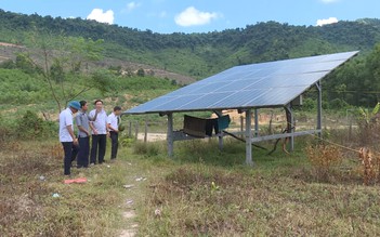 Sống tối tăm bên dự án điện mặt trời hơn 300 tỉ ‘đắp chiếu’