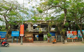 Ngôi trường chi chít vết đạn bom giữa lòng thị xã Quảng Trị