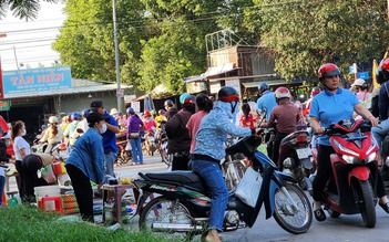 Ngang nhiên 'thu hụi chết' người bán hàng rong ở Đồng Nai