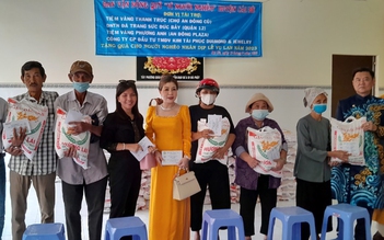 Công ty Kim Tài Phúc tổ chức chương trình 'Vì người nghèo' tại huyện Cái Bè