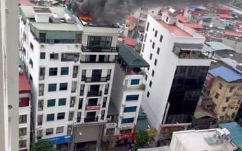 Cháy nhà 8 tầng ở Hà Nội