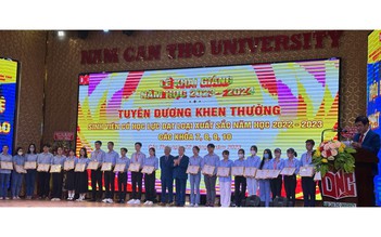 Trường ĐH Nam Cần Thơ trao học bổng hơn 12,5 tỉ đồng cho sinh viên