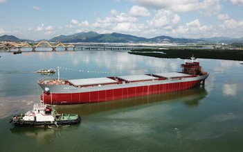 Hòa Phát hạ thủy tàu hàng rời tải trọng 24.500 tấn