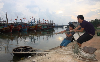 Áp thấp nhiệt đới: Một ngư dân Quảng Trị bị sét đánh tử vong