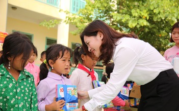 Món quà ý nghĩa cho học sinh vùng cao trong lễ khai giảng