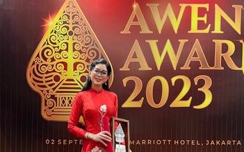 Bà Lê Hồng Thủy Tiên nhận giải Nữ doanh nhân ASEAN tại AWEN AWARD 2023