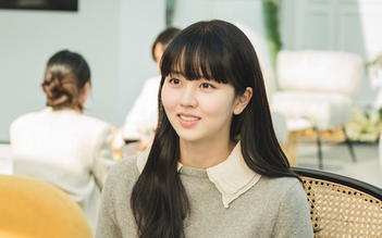 Vẻ đẹp ngọt ngào của ‘em gái quốc dân’ Kim So Hyun trong ‘Thợ săn nói dối’